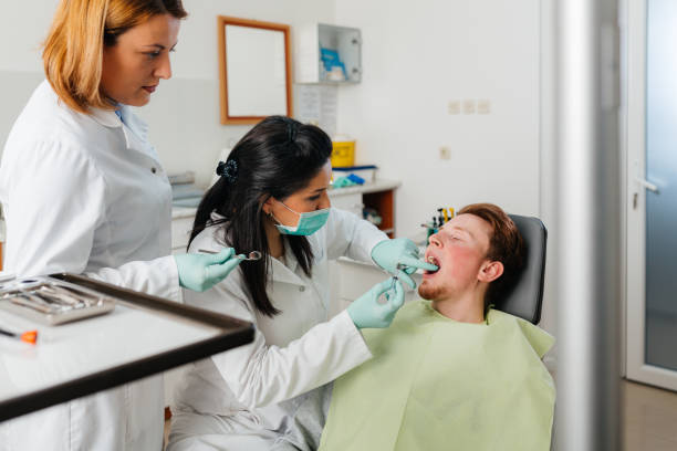 Best Emergency Tooth Extraction in Middleport, NY